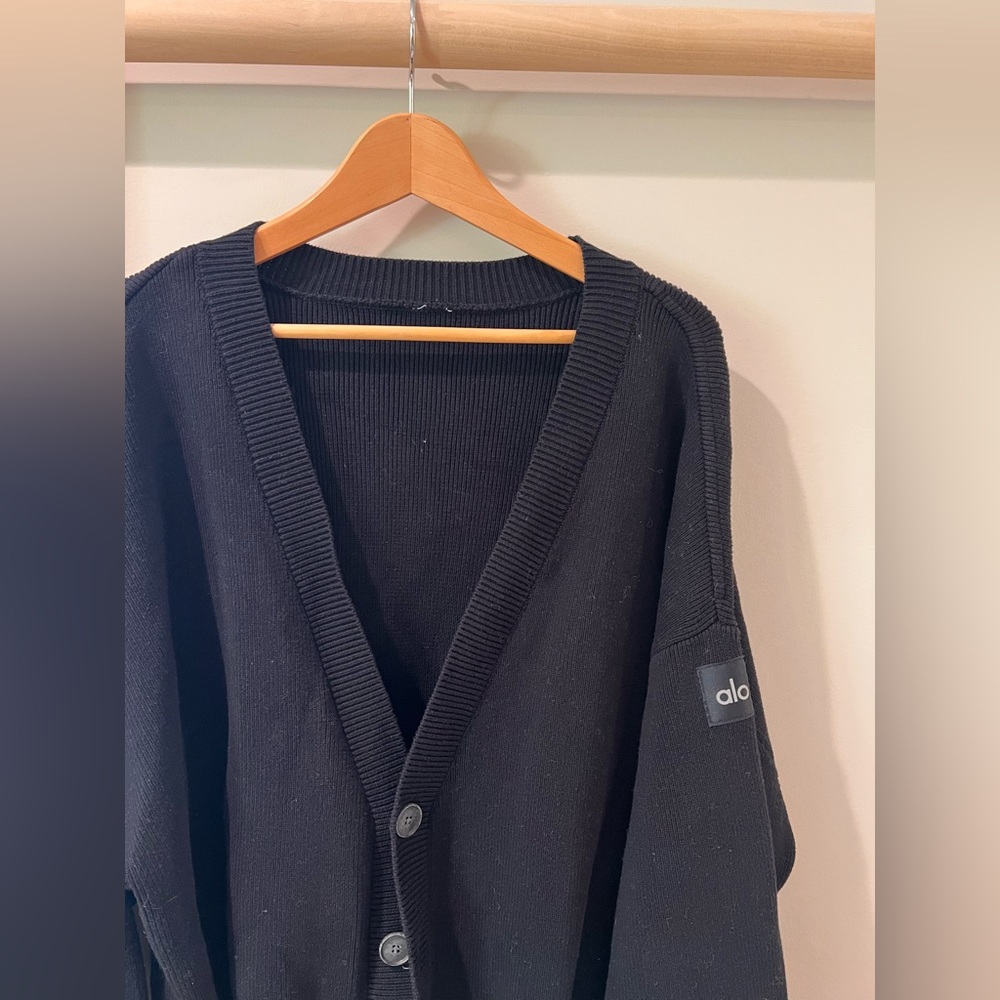ALO Yoga Scholar black v neck buttoned oversized rib knit cotton cardigan L - Picture 3 of 5
